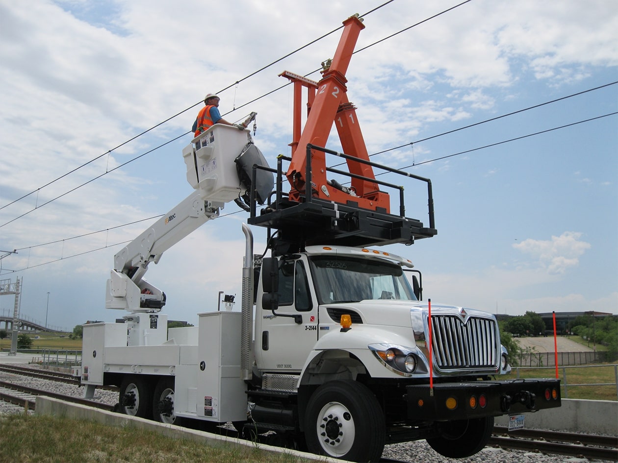 HiRail Bucket Truck BT-100 - HiRailWise